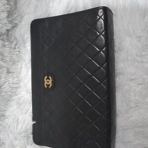 COA 💞 CHANEL CLUTCH BLACK AND